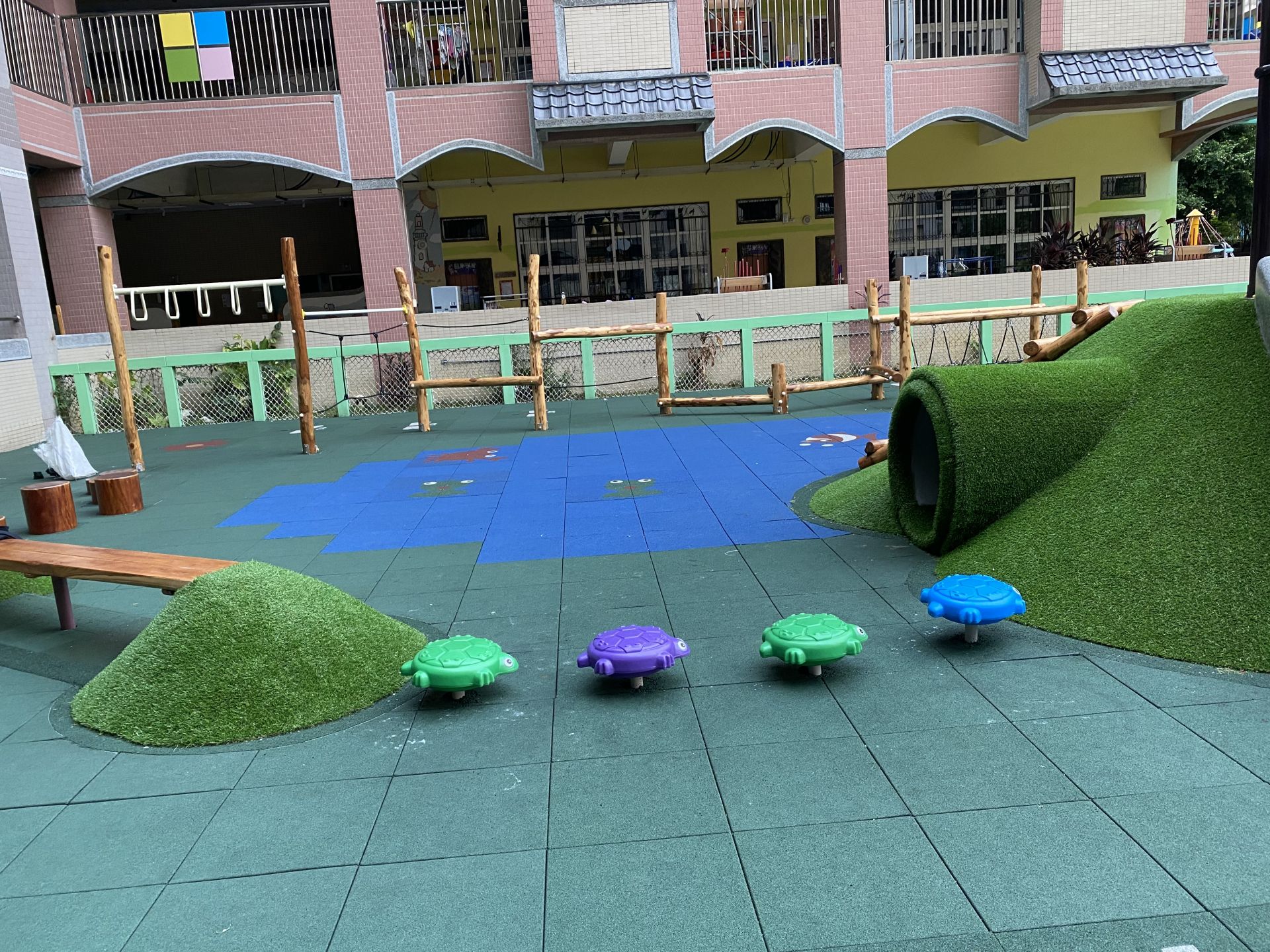 桃園市桃園區新埔國民小學 潤鉅遊樂公司 遊具 體健 鞦韆